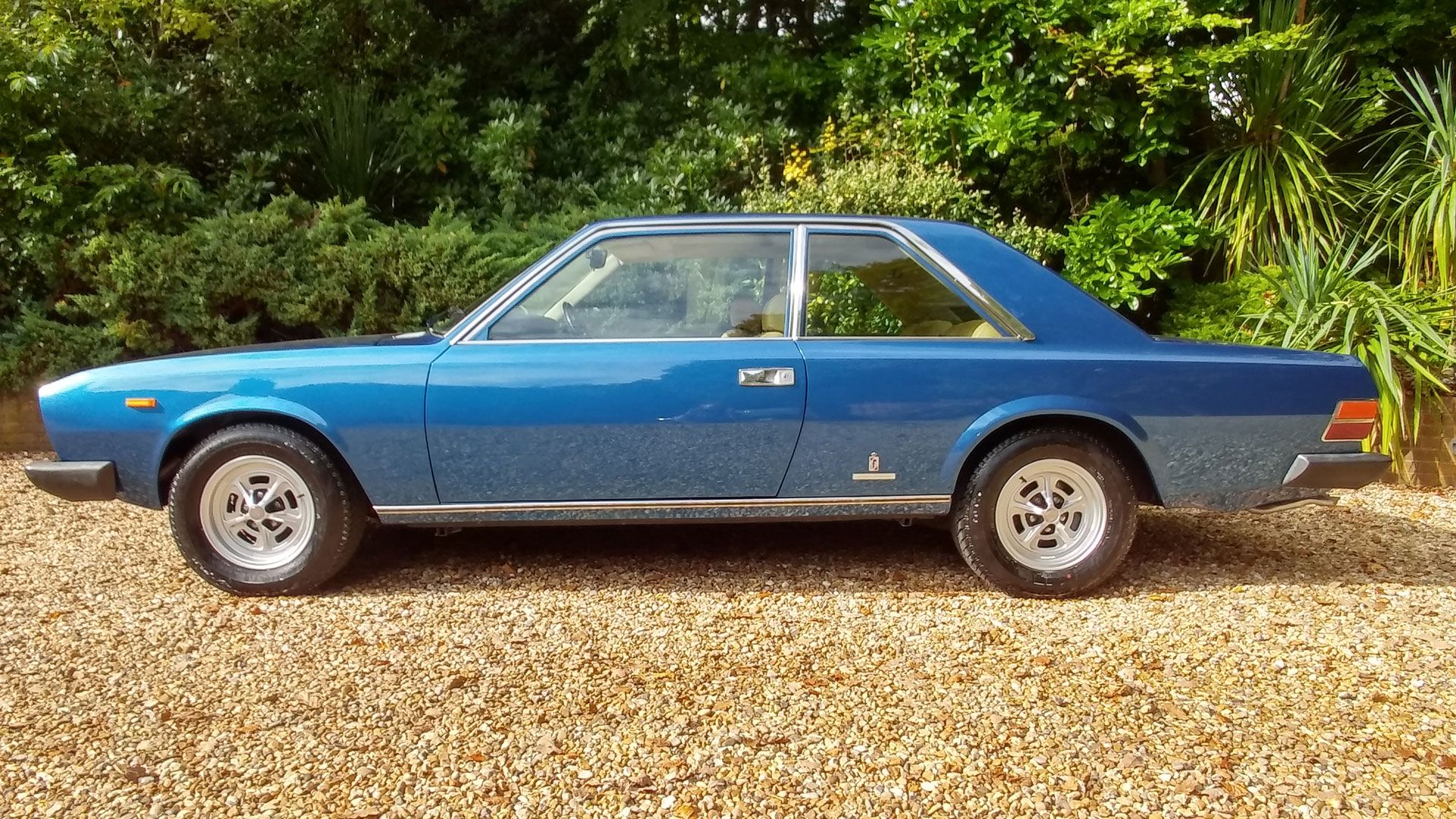 1977 Fiat 130 coupe for sale in London 24,995 GPB LCA